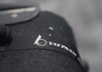 [Kỷ vật] Chiếc valy nhuốm màu thời gian – Kỷ vật gắn liền với những chuyến bay đời đầu