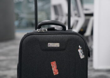 [Kỷ vật] Chiếc valy nhuốm màu thời gian – Kỷ vật gắn liền với những chuyến bay đời đầu