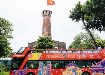 [Spirit Channel] VNA Destination: Dạo quanh Hà Nội bằng xe bus hai tầng