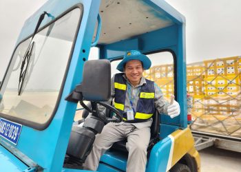 [Nụ cười dịch vụ] Nụ cười của niềm tin yêu luôn sáng nơi sân đỗ