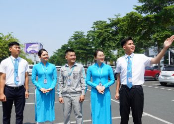 [Nụ cười dịch vụ] Đón nhận mọi thứ với năng lượng tích cực và nụ cười thật tươi