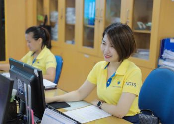 [Nụ cười dịch vụ] Hãy bắt đầu ca làm việc bằng một nụ cười xinh