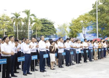 Chào cờ Qúy 4: Phát động tháng chuyển đổi số tại Vietnam Airlines