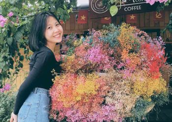 [20/10] Gặp gỡ cô chuyên viên điều phái mang màu áo thiên thanh