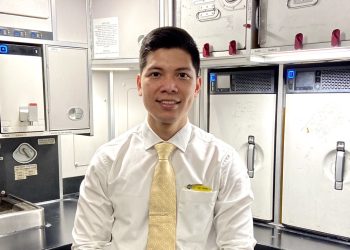 Chất lượng phục vụ hành khách được truyền lại giữa lớp tiếp viên đi trước và tiếp nối