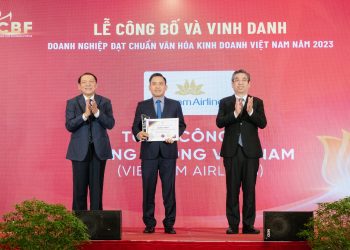 Vietnam Airlines được vinh danh “Doanh nghiệp đạt chuẩn Văn hoá kinh doanh Việt Nam” năm 2023
