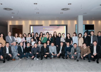 Chi nhánh Châu Âu tổ chức Hội nghị khách hàng thường niên khu vực Châu Âu lần thứ 9