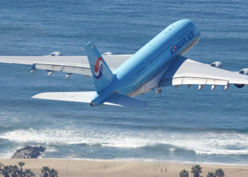 Aviation News No.226: Các hãng HK Hàn Quốc phải cảnh báo hành khách không mở cửa thoát hiểm trên chuyến bay