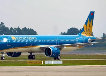 Hàng không ‘chật vật’ vượt bão giá nhiên liệu