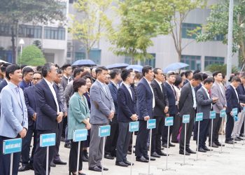 Chào cờ tháng 12: Tập trung nguồn lực phục vụ các dịp cao điểm cuối năm