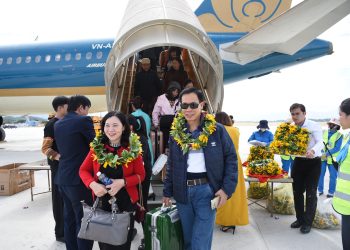 [Video VTV] Vietnam Airlines đưa những hành khách đầu tiên “xông đất” sân bay Điện Biên mới