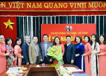 Lễ kết nạp đảng viên đối với quần chúng ưu tú của chi bộ Phòng Tài chính-Kế toán – Đảng bộ Công ty NASCO