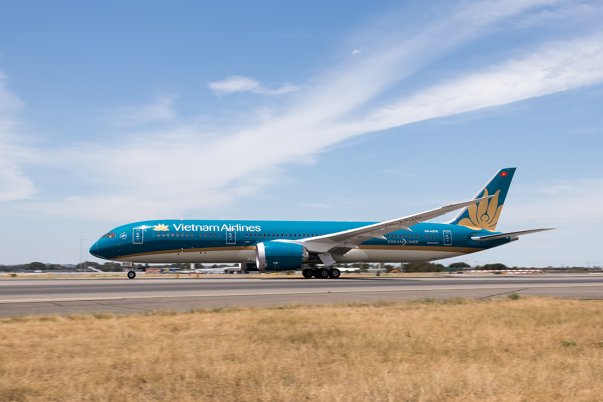 Assistance Vietnam Airlines into a significant aviation organization in the region 2024