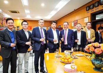 [Tết Giáp Thìn] Tết của những người “lính điều hành”: Đằng sau đêm dài là sự miệt mài của ekip mang theo hy vọng đoàn viên