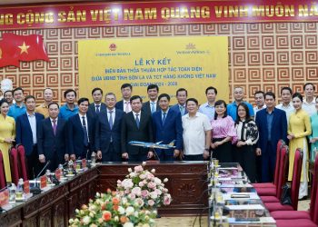 Vietnam Airlines và tỉnh Sơn La ký kết thỏa thuận hợp tác toàn diện