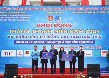 Tuổi trẻ TCT Hàng không Việt Nam ra quân Tháng Thanh niên và hưởng ứng Tết trồng cây tại Thái Bình