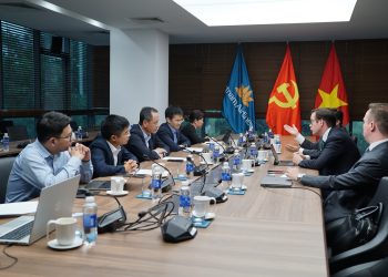 TGĐ Lê Hồng Hà làm việc với nhà sản xuất máy bay dân dụng lớn thứ ba thế giới