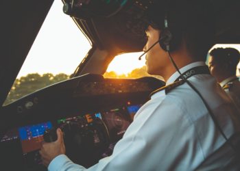 Từ chiếc máy bay dân dụng đầu tiên đến chinh phục bầu trời – Bài 2: Phi công mang trong mình nhiệt huyết người lính