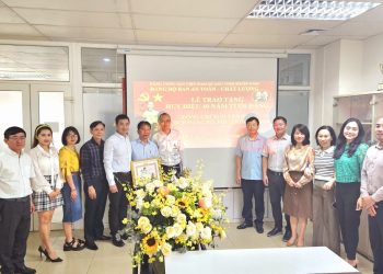 Đảng bộ Ban ATCL tổ chức Lễ trao Huy hiệu 40 năm tuổi Đảng