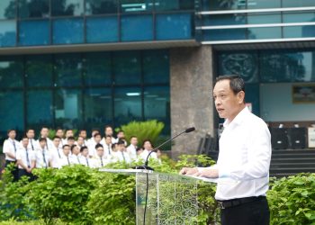 Chào cờ Tháng 5/2024: Hoàn thành tốt nhiệm vụ SXKD, hướng tới phục vụ cao điểm hè 2024