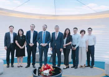 Chủ tịch Đặng Ngọc Hoà gặp Đại sứ Vương quốc Anh tại Việt Nam