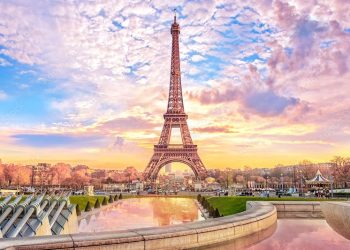 “Cánh Sen Vàng rực rỡ” với trải nghiệm thú vị trong chuyến du lịch Pháp mùa hè này