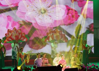 Chung kết “Chị đẹp rẽ mây – Anh trai đạp gió” bùng nổ, chuyên nghiệp và công phu