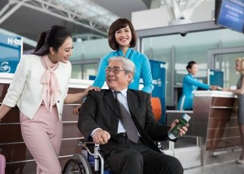 [Vạn Dặm Nâng Niu] Tận tâm hỗ trợ hành khách trong “thời khắc sinh tử” tại nước ngoài