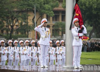 [Ảnh] Lễ thượng cờ theo nghi thức Quốc tang ở Quảng trường Ba Đình