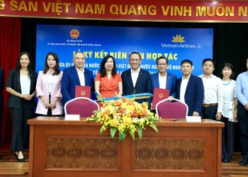 VNA ký kết hợp tác với UB Nhà nước về người Việt Nam ở nước ngoài