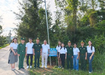 Chung tay triển khai chương trình “Ánh sáng đường biên”