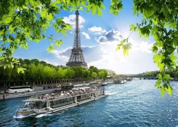 Tận hưởng mùa hè tại Paris