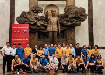 Lễ kết nạp đảng viên mới – Chi bộ phòng Điều hành, Trung tâm Điều hành khai thác