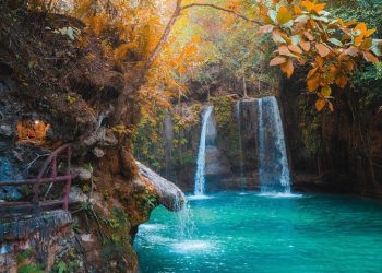 Thác Kawasan: Điểm đến du lịch không thể bỏ lỡ