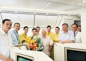 Người Tổng Bí thư giản dị, ấm áp và câu chuyện kể trên chuyến bay