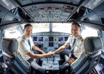 [Heritage] Nỗ lực giải “cơn khát máy bay”