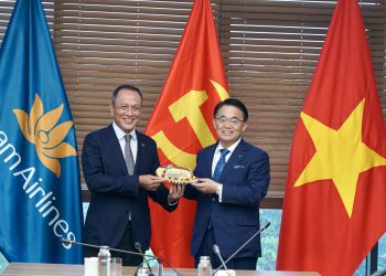 TGĐ Lê Hồng Hà gặp gỡ và làm việc với Thống đốc tỉnh Aichi (Nhật Bản)