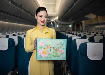 Ra mắt siêu phẩm bánh Trung thu Vietnam Airlines LotusDeli