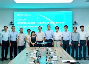 Khởi động dự án xuất bản sách “Vietnam Airlines – 30 năm cất cánh bay cao”
