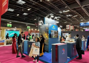 Gian hàng Vietnam Airlines tỏa sáng tại IFTM Top Resa 2024