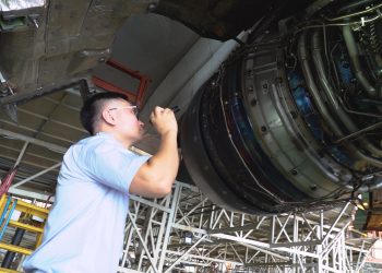 [VNA Who] Làm thế nào để trở thành kỹ sư bảo dưỡng máy bay tại VAECO?