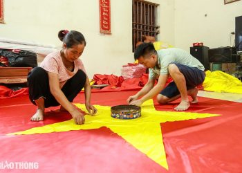 Làng may cờ Tổ quốc lớn nhất Hà Nội tất bật chuẩn bị hàng dịp Quốc khánh 2/9