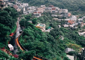 Review làng Cổ Cửu Phần – Thập Phần: Chạm vào vẻ đẹp cổ kính và hương vị Đài Loan