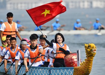 Vietnam Airlines tổ chức thành công giải Bơi chải thuyền rồng Hà Nội mở rộng 2024