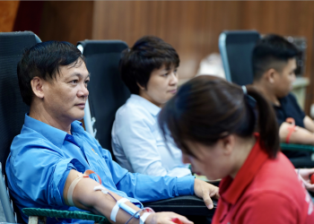 Gần 300 đơn vị máu được hiến tặng tại “Giọt hồng Vietnam Airlines” lần thứ 8