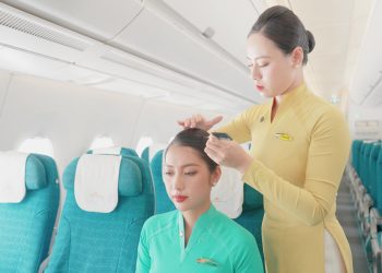 [VNA How] Hướng dẫn búi tóc chuẩn tiếp viên Vietnam Airlines
