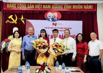 Lễ kết nạp đảng viên nhân dịp kỷ niệm 70 năm Ngày Giải phóng Thủ đô 10/10 tại chi bộ Công ty CP giao nhận hàng hóa NASCO.