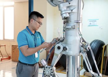 Người truyền lửa cho các thế hệ Kỹ thuật viên hàng không