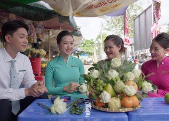 [VNA Where] Cùng tiếp viên VNA làm giỏ lễ xanh chung tay bảo vệ Côn Đảo