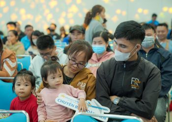 Các chuyến bay miễn phí đưa công nhân về quê ăn tết